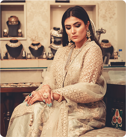 Makeup Services
VISIT